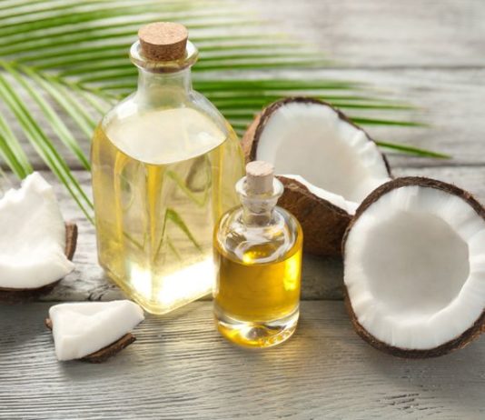 manfaat minyak kelapa untuk rambut